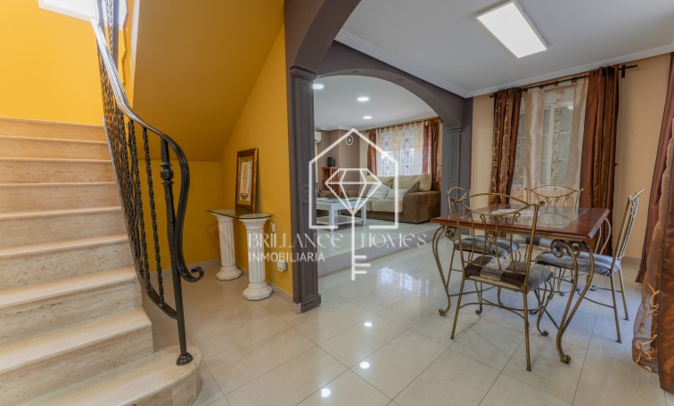 Segunda mano - Chalet - Los Arenales del Sol - Arenales