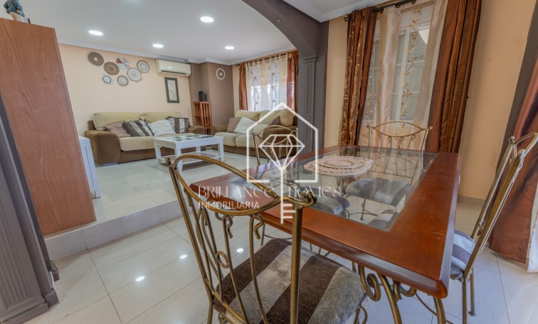 Segunda mano - Chalet - Los Arenales del Sol - Arenales