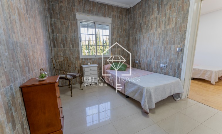 Segunda mano - Chalet - Los Arenales del Sol - Arenales