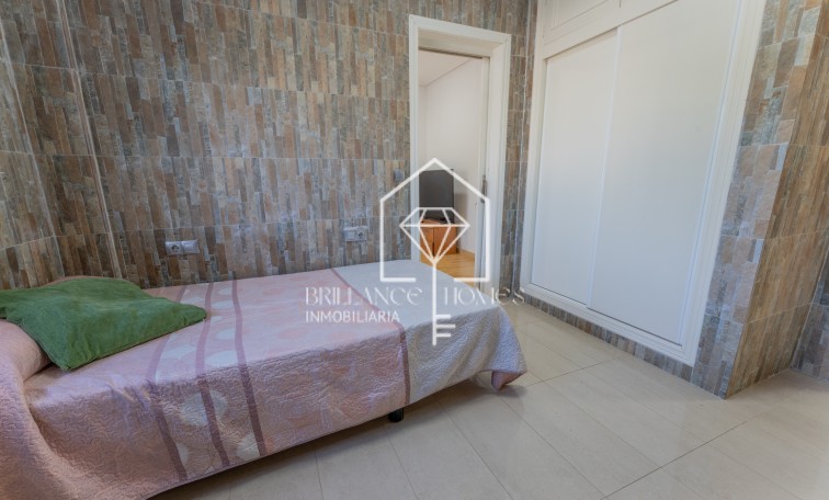 Segunda mano - Chalet - Los Arenales del Sol - Arenales