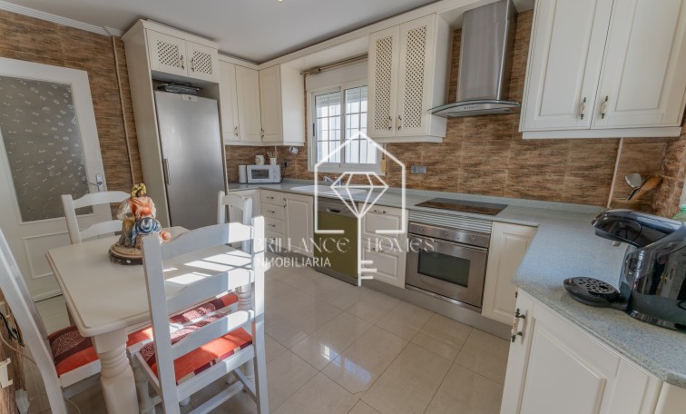 Segunda mano - Chalet - Los Arenales del Sol - Arenales