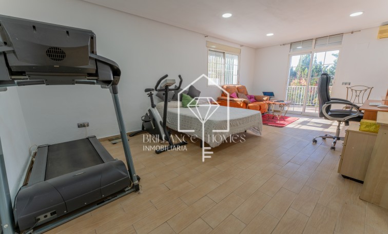 Segunda mano - Chalet - Los Arenales del Sol - Arenales