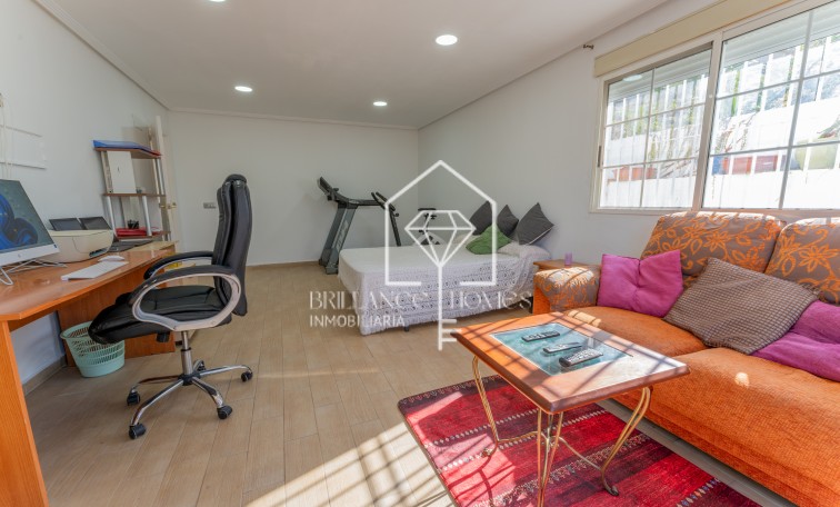 Segunda mano - Chalet - Los Arenales del Sol - Arenales