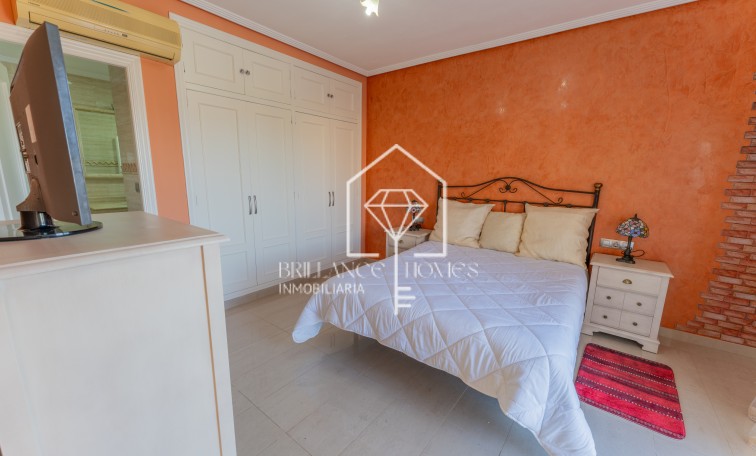 Segunda mano - Chalet - Los Arenales del Sol - Arenales