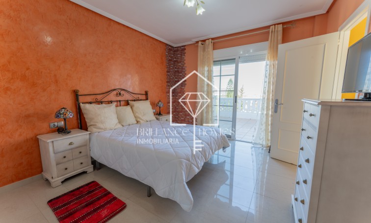 Segunda mano - Chalet - Los Arenales del Sol - Arenales