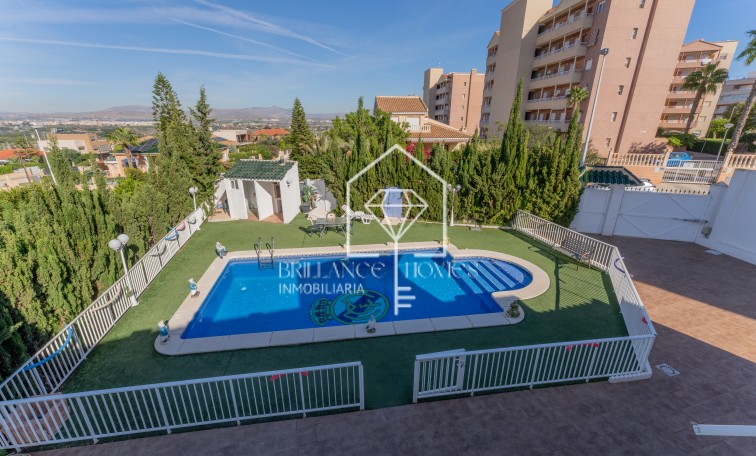 Segunda mano - Chalet - Los Arenales del Sol - Arenales