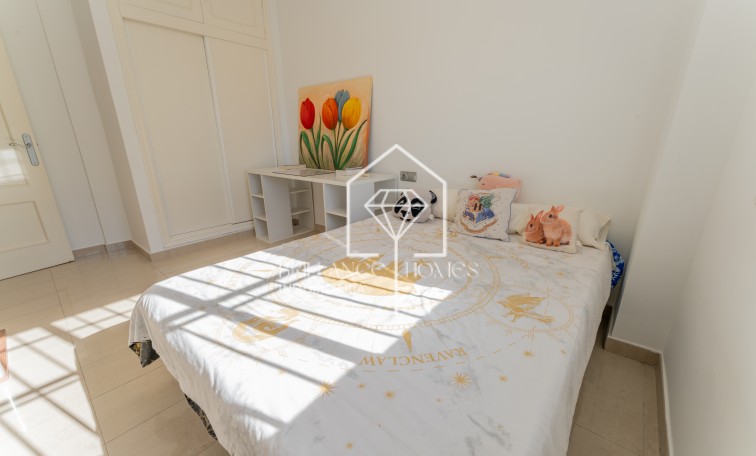 Segunda mano - Chalet - Los Arenales del Sol - Arenales