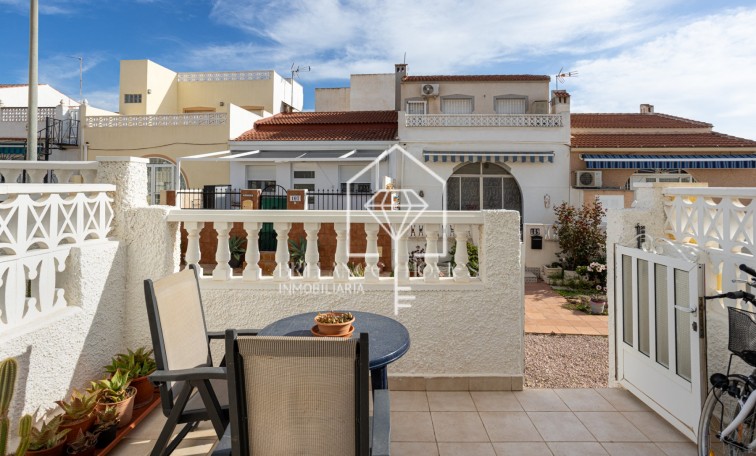 Segunda mano - Terraced house / Townhouse - Torrevieja - La Siesta