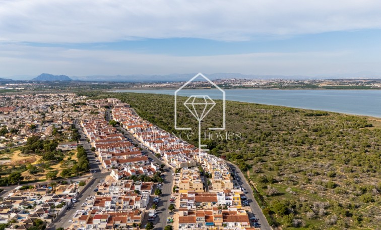 Segunda mano - Terraced house / Townhouse - Torrevieja - La Siesta