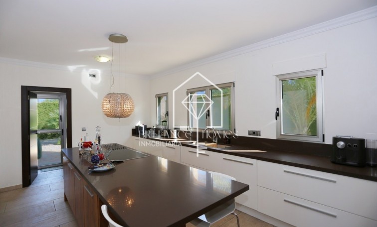 Sale - Villa - Jávea