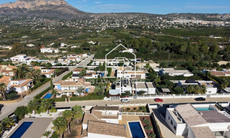 Resale - Villa - Jávea