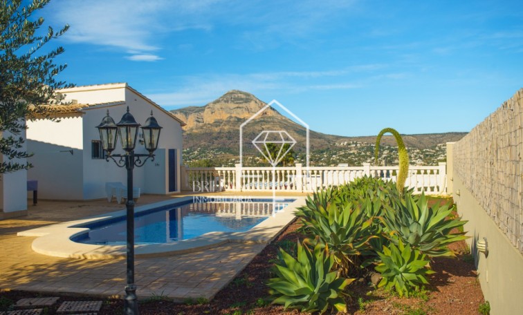 Resale - Villa - Jávea