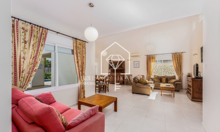 Resale - Villa - Jávea