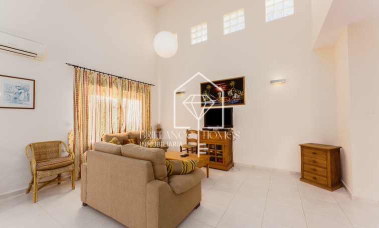 Resale - Villa - Jávea