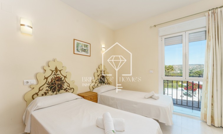 Resale - Villa - Jávea