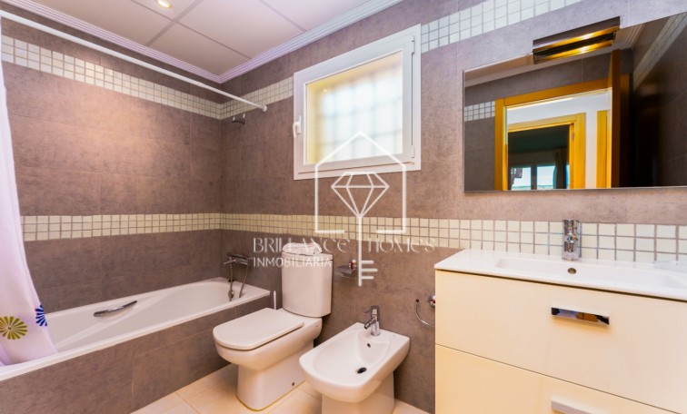 Resale - Villa - Jávea