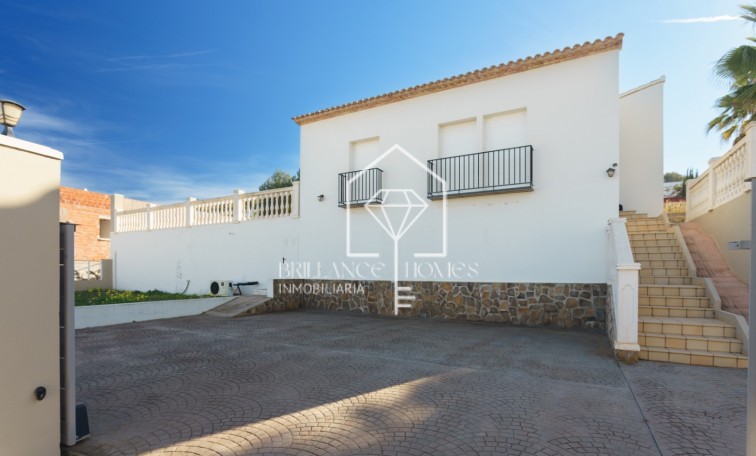 Resale - Villa - Jávea