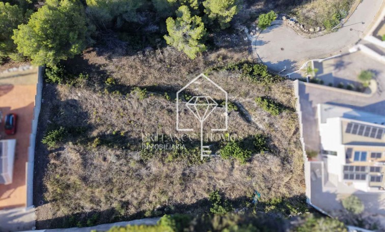 Segunda mano - Plot - Moraira