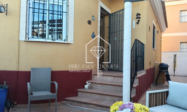 Sprzedaż - House - Detached Villa (4) - Los Montesinos - La Herrada