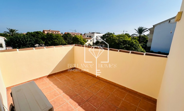 Wynajem długoterminowy - Willa - Jávea