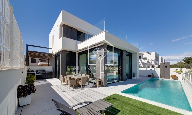 New Build - Detached chalet - Pilar de la Horadada - 03190