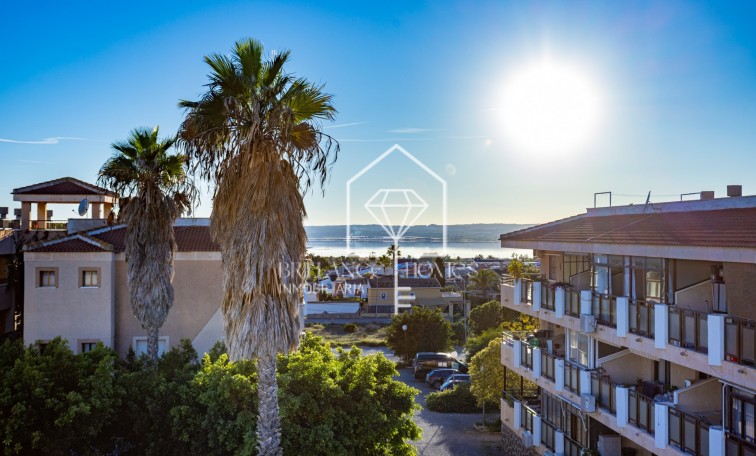 Resale - Apartment flat - Torrevieja - La Siesta
