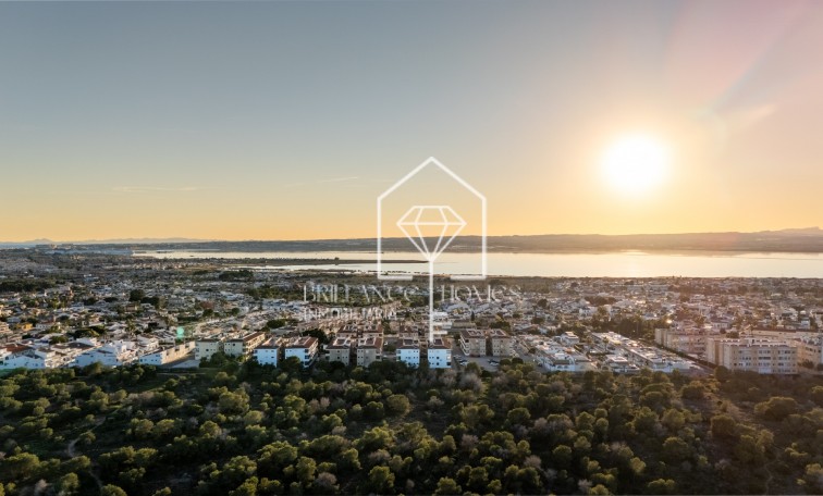 Resale - Apartment flat - Torrevieja - La Siesta