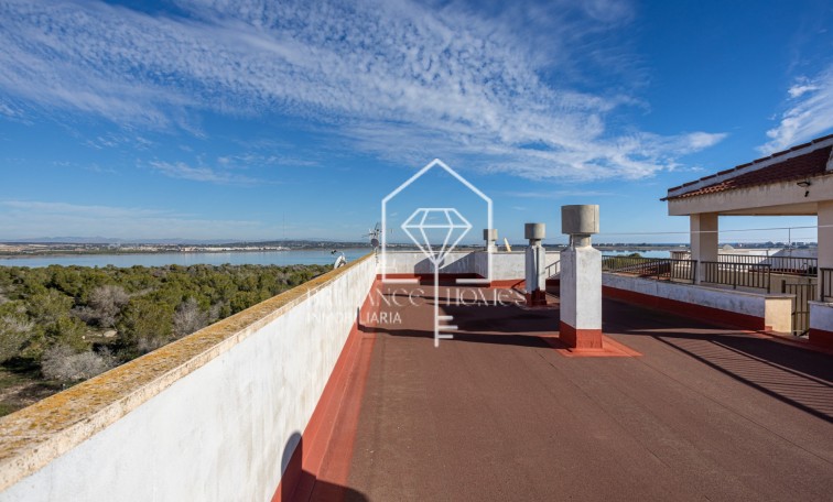 Resale - Apartment flat - Torrevieja - La Siesta
