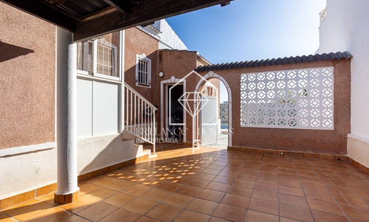 Revente - Detached villa - Torrevieja - Urbanización San Luis