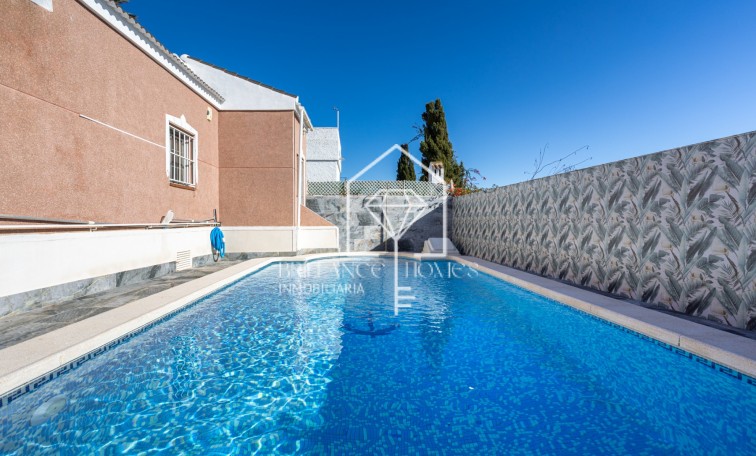 Revente - Detached villa - Torrevieja - Urbanización San Luis