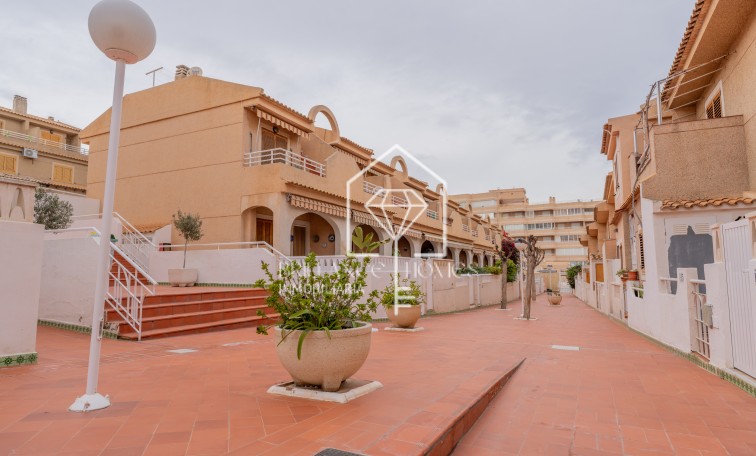 Resale - Bungalow - Los Arenales del Sol - Arenales