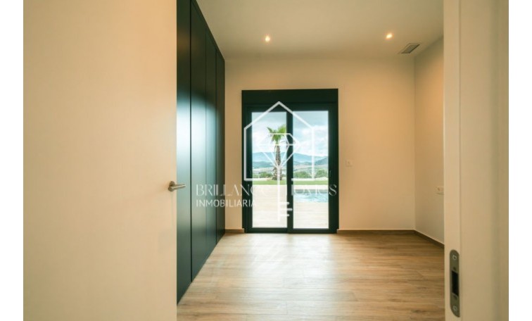 Obra nueva - Villas - Pinoso - 03569