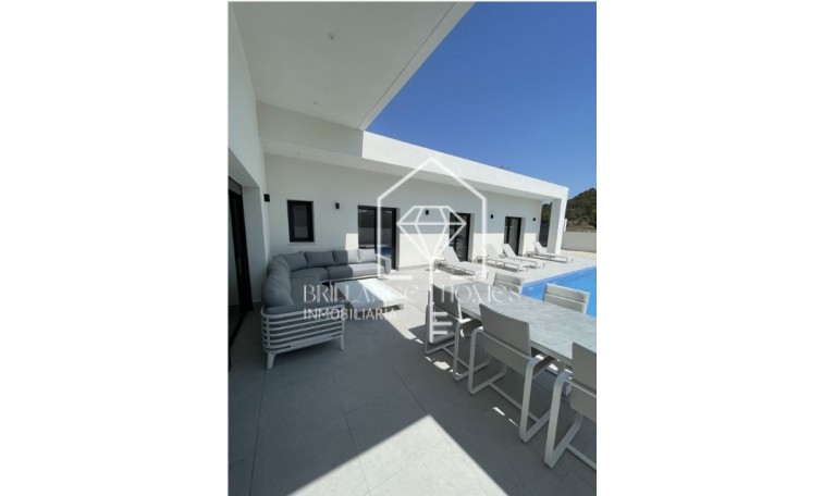 Obra nueva - Villas - Pinoso - 03569