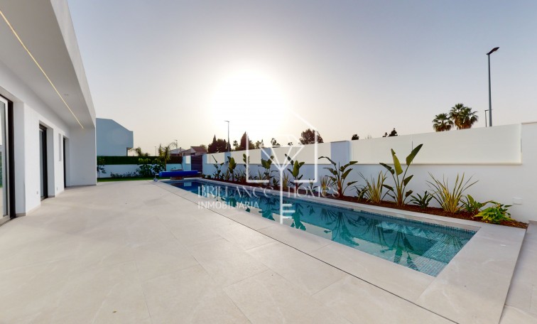 Obra nueva - Detached chalet - Los Alcázares  - 30710